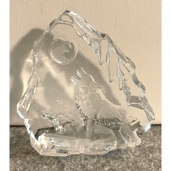 1 Crystal Howling at the Moon Wolf Paperweight  # 1859 - Picture 1 of 5